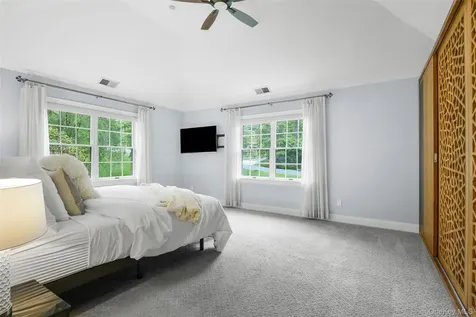 23 Round Hill Road Scarsdale NY 10583