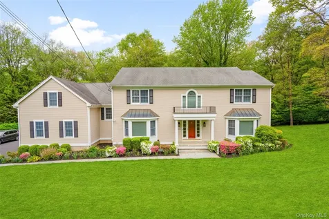 23 Round Hill Road Scarsdale NY 10583