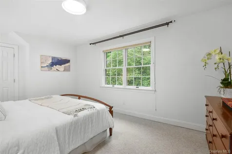 23 Round Hill Road Scarsdale NY 10583