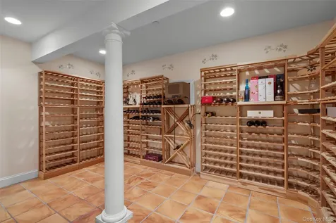 23 Round Hill Road Scarsdale NY 10583