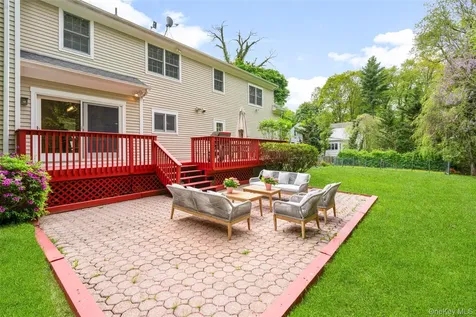 23 Round Hill Road Scarsdale NY 10583
