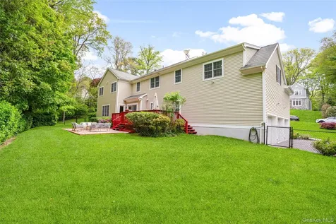 23 Round Hill Road Scarsdale NY 10583