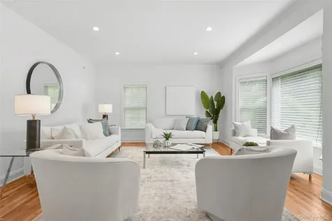 23 Round Hill Road Scarsdale NY 10583