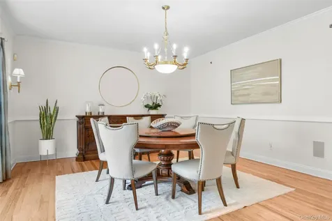 23 Round Hill Road Scarsdale NY 10583