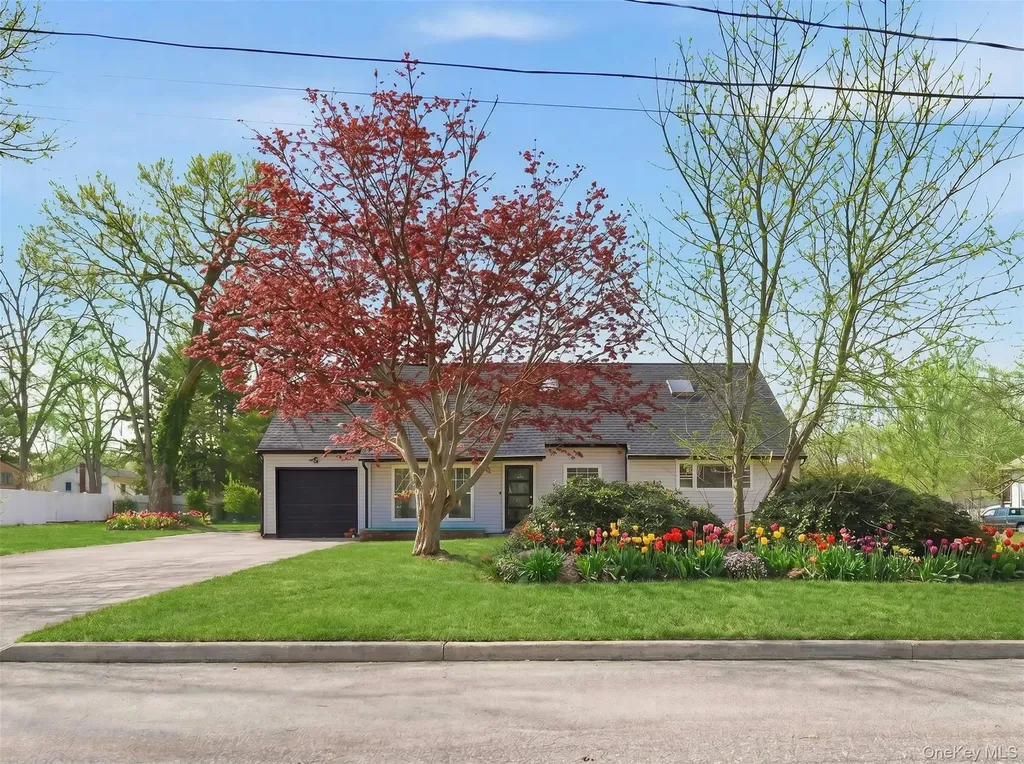 56 Pennaquid Road Coram NY 11727