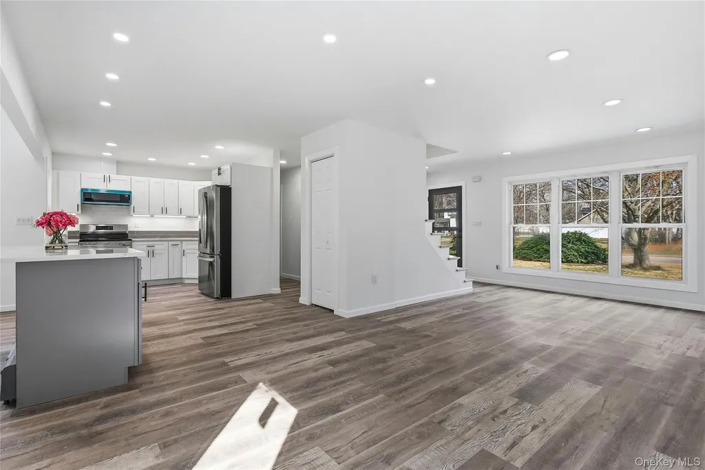 56 Pennaquid Road Coram NY 11727