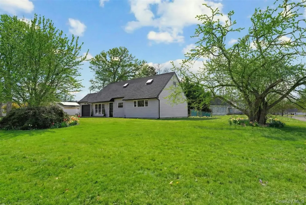 56 Pennaquid Road Coram NY 11727
