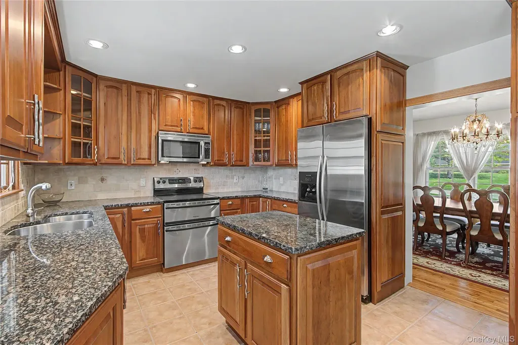 24 Richard Road Mahopac NY 10541