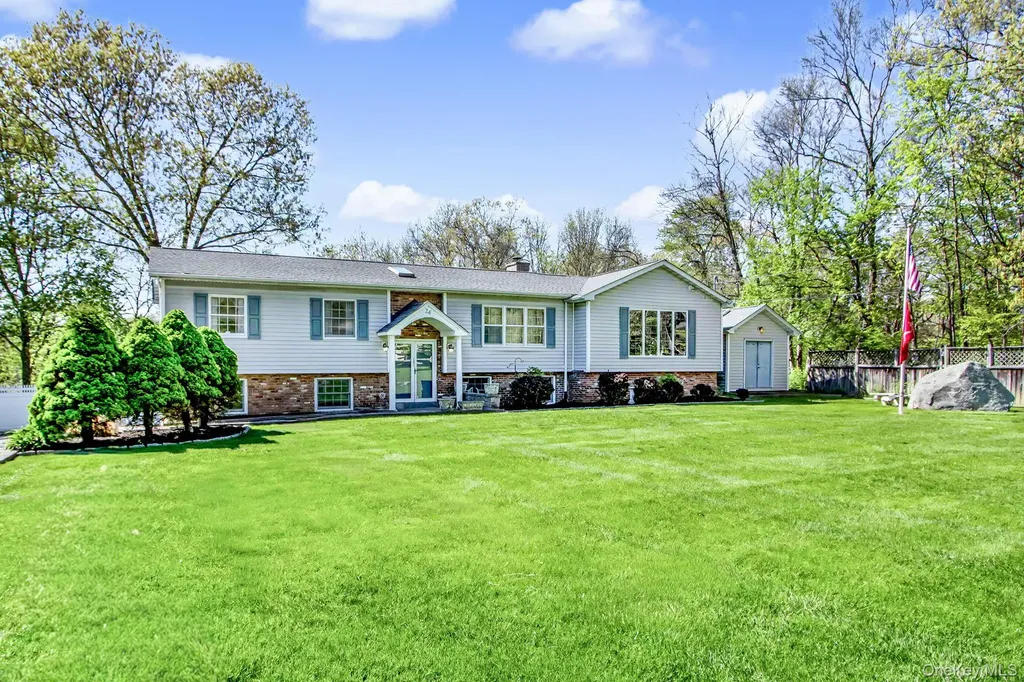 24 Richard Road Mahopac NY 10541