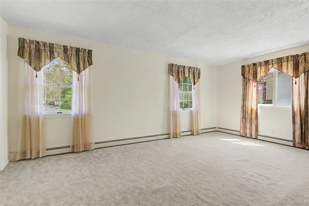 24 Richard Road Mahopac NY 10541