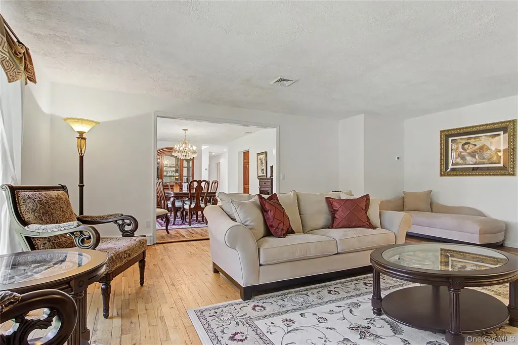 24 Richard Road Mahopac NY 10541
