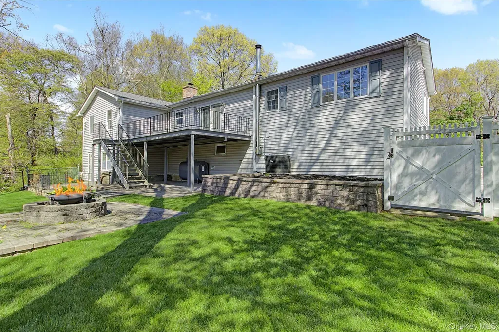 24 Richard Road Mahopac NY 10541