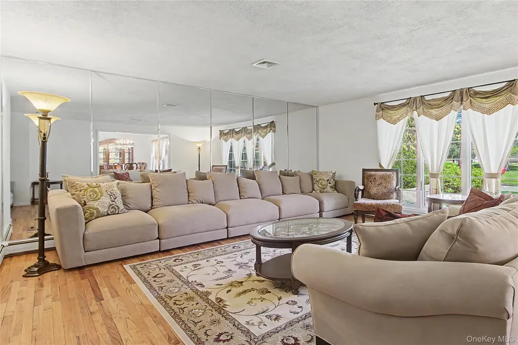 24 Richard Road Mahopac NY 10541