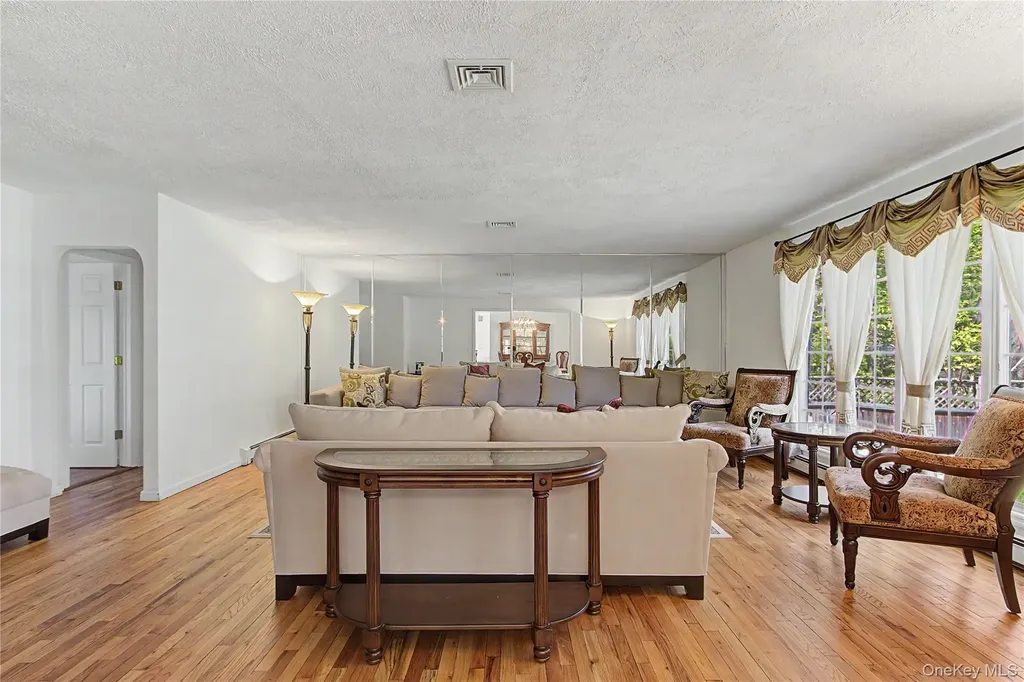 24 Richard Road Mahopac NY 10541