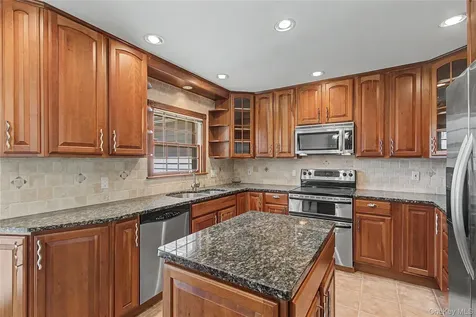 24 Richard Road Mahopac NY 10541