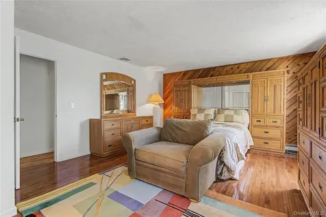 24 Richard Road Mahopac NY 10541