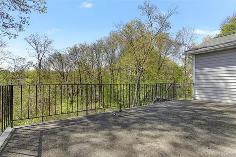 24 Richard Road Mahopac NY 10541