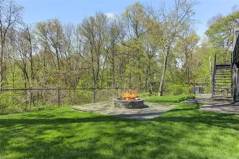 24 Richard Road Mahopac NY 10541