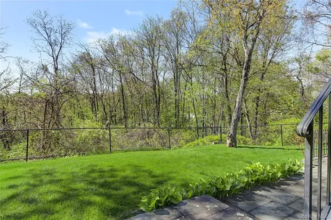 24 Richard Road Mahopac NY 10541