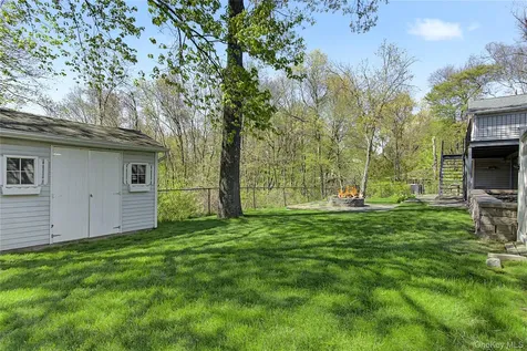 24 Richard Road Mahopac NY 10541