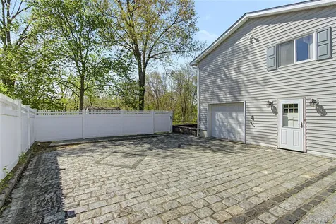 24 Richard Road Mahopac NY 10541