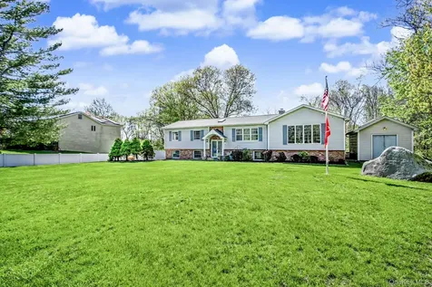 24 Richard Road Mahopac NY 10541