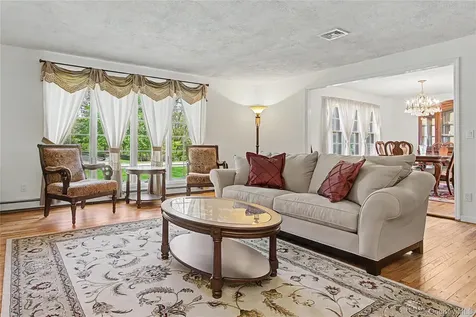24 Richard Road Mahopac NY 10541