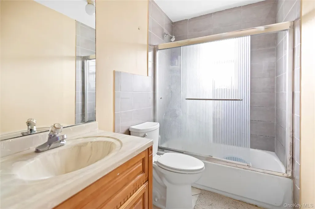 159 Main Avenue Mastic NY 11950