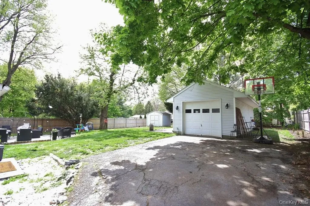 27 Cooper Drive Monroe NY 10950