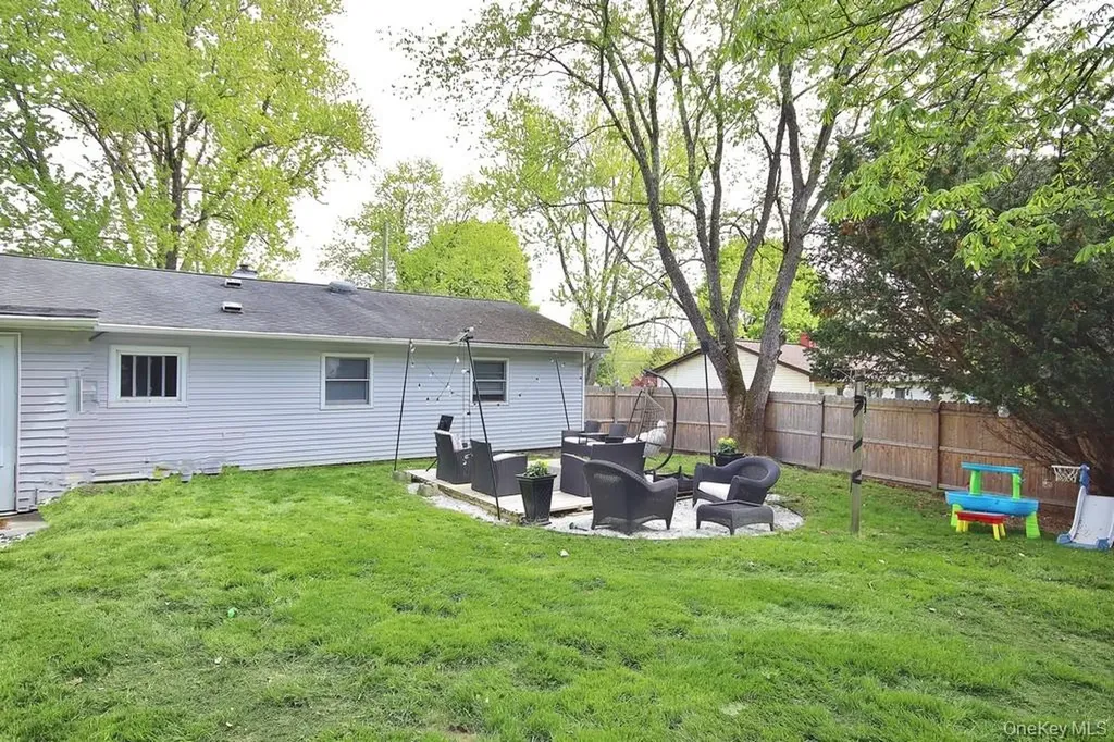 27 Cooper Drive Monroe NY 10950