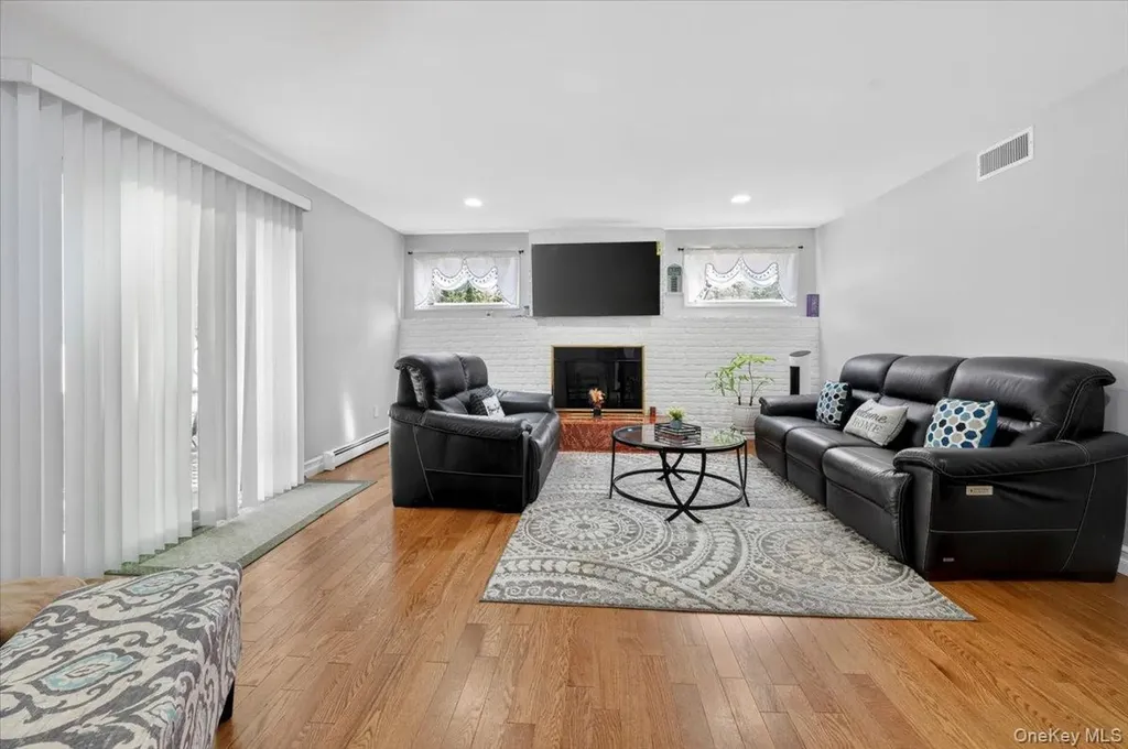 2 Vanderbilt Parkway Dix Hills NY 11746