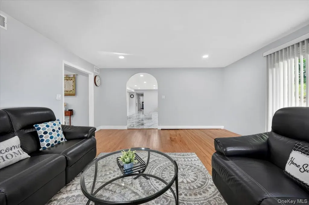 2 Vanderbilt Parkway Dix Hills NY 11746
