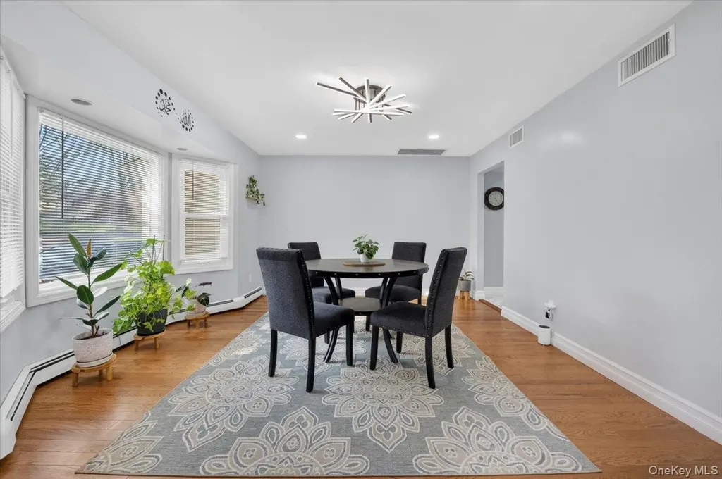 2 Vanderbilt Parkway Dix Hills NY 11746