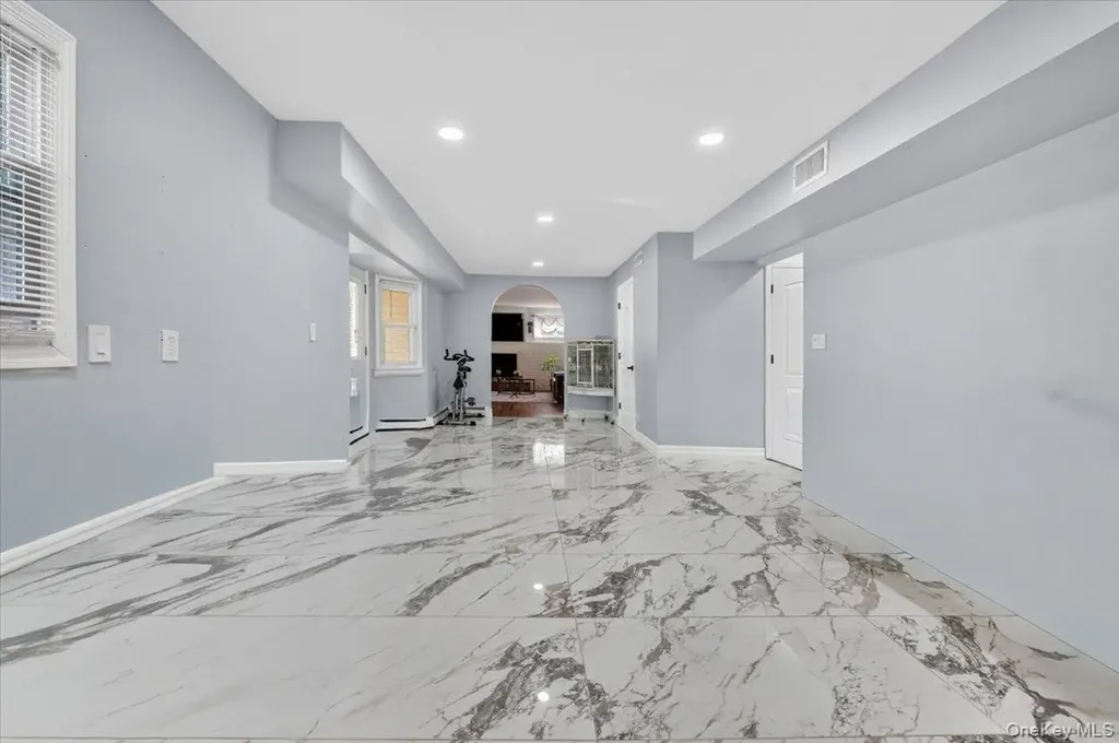 2 Vanderbilt Parkway Dix Hills NY 11746