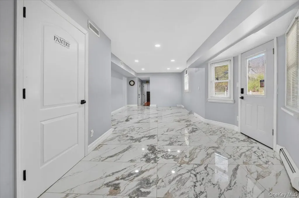 2 Vanderbilt Parkway Dix Hills NY 11746