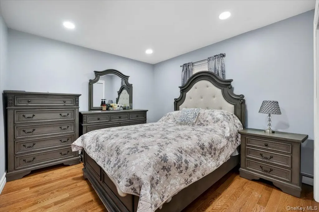 2 Vanderbilt Parkway Dix Hills NY 11746