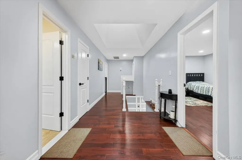 2 Vanderbilt Parkway Dix Hills NY 11746