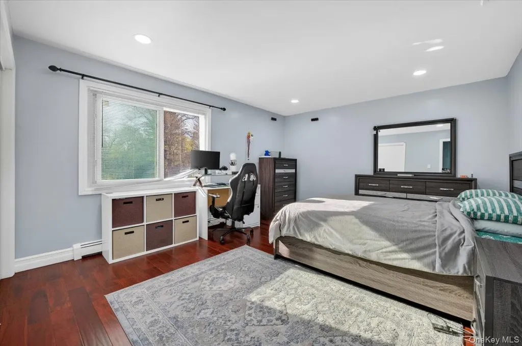 2 Vanderbilt Parkway Dix Hills NY 11746