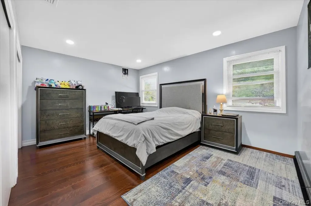 2 Vanderbilt Parkway Dix Hills NY 11746