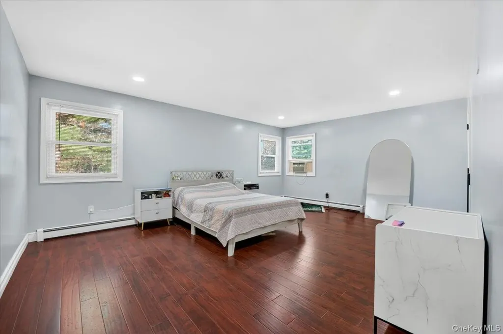 2 Vanderbilt Parkway Dix Hills NY 11746