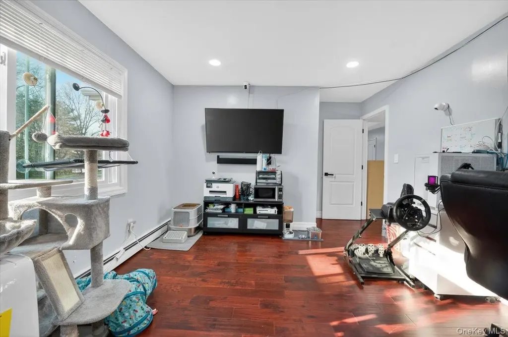 2 Vanderbilt Parkway Dix Hills NY 11746