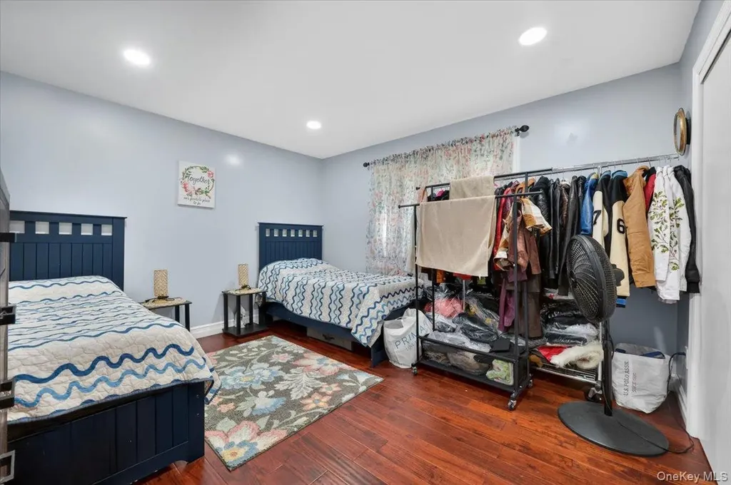 2 Vanderbilt Parkway Dix Hills NY 11746