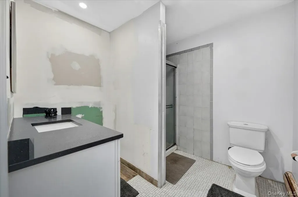 2 Vanderbilt Parkway Dix Hills NY 11746