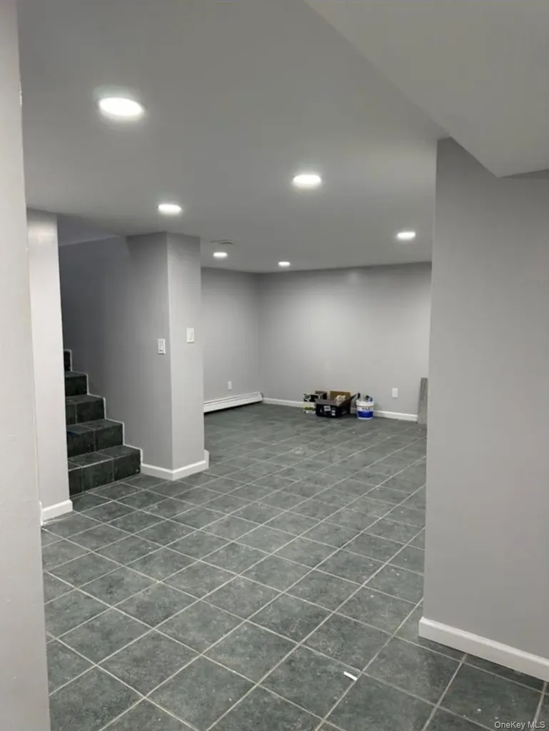 2 Vanderbilt Parkway Dix Hills NY 11746