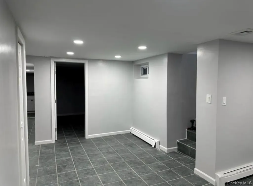 2 Vanderbilt Parkway Dix Hills NY 11746