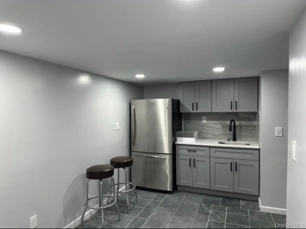2 Vanderbilt Parkway Dix Hills NY 11746