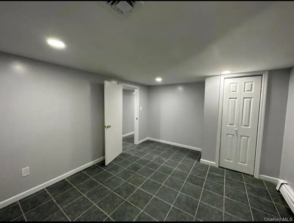 2 Vanderbilt Parkway Dix Hills NY 11746