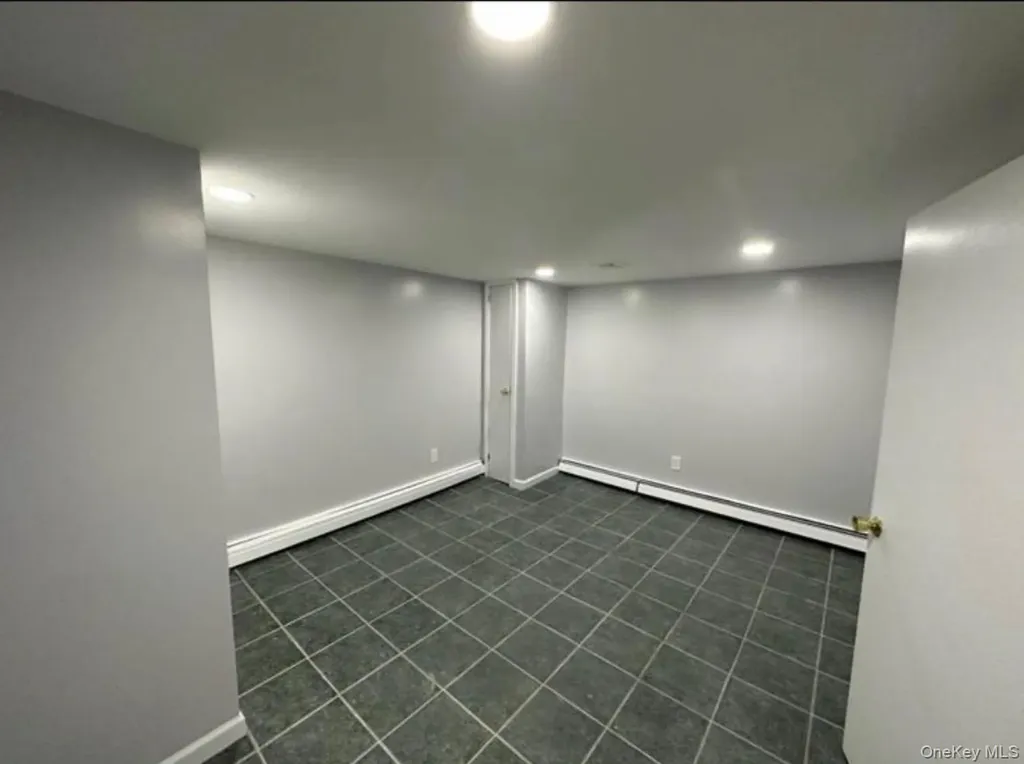 2 Vanderbilt Parkway Dix Hills NY 11746