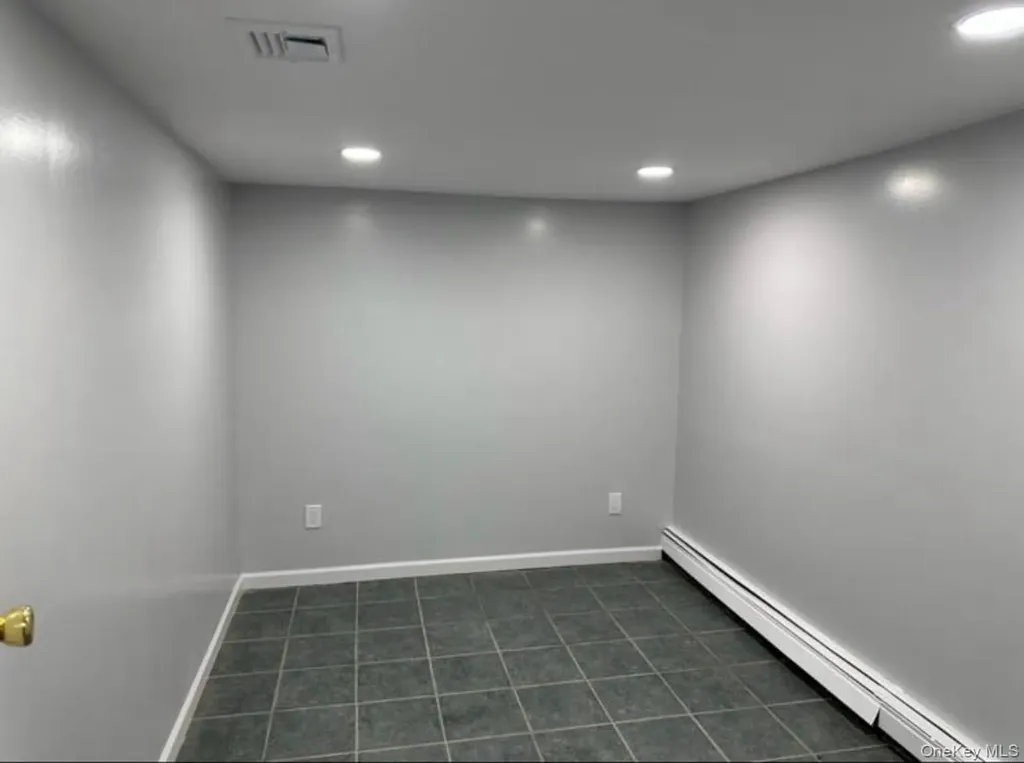 2 Vanderbilt Parkway Dix Hills NY 11746