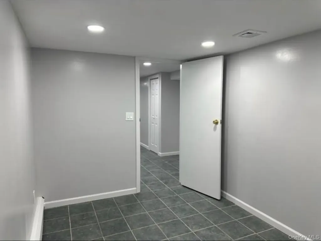 2 Vanderbilt Parkway Dix Hills NY 11746